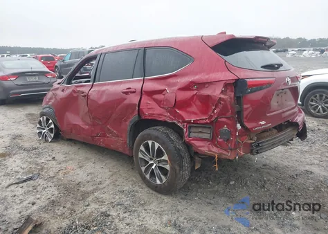 2022 Toyota Highlander Xle из США, поврежденный, VIN 5TDGZRAH3NS542582